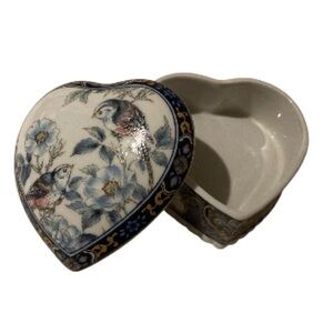 Vintage Otagiri Japan Blue Royal Porcelain Heart Shaped Trinket Box 3 1/4"
